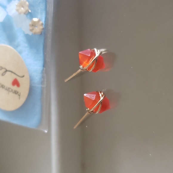 Earings - Picture 2 of 3